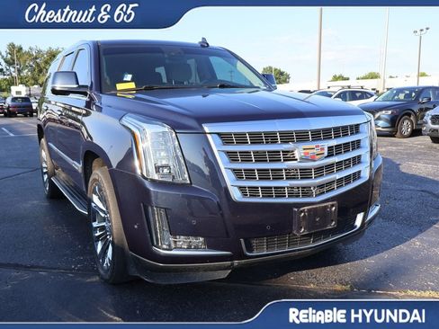 Used 2019 Cadillac Escalade Luxury w/ LPO, Radiant Package AWD/4WD image 2
