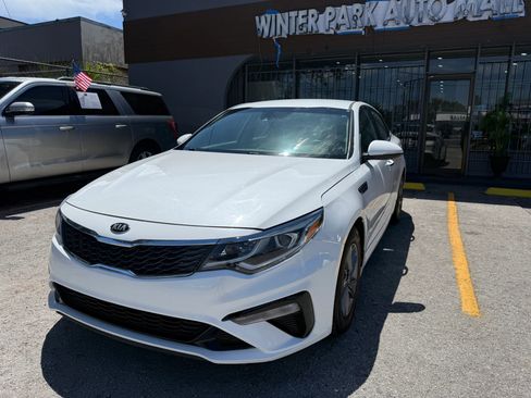 Used 2020 Kia Optima LX image 1