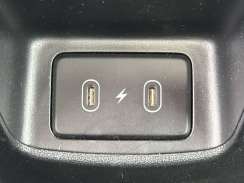 Used 2025 Hyundai Elantra Limited FWD image 21