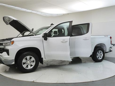 Used 2023 Chevrolet Silverado 1500 LT w/ Work Truck Package image 10