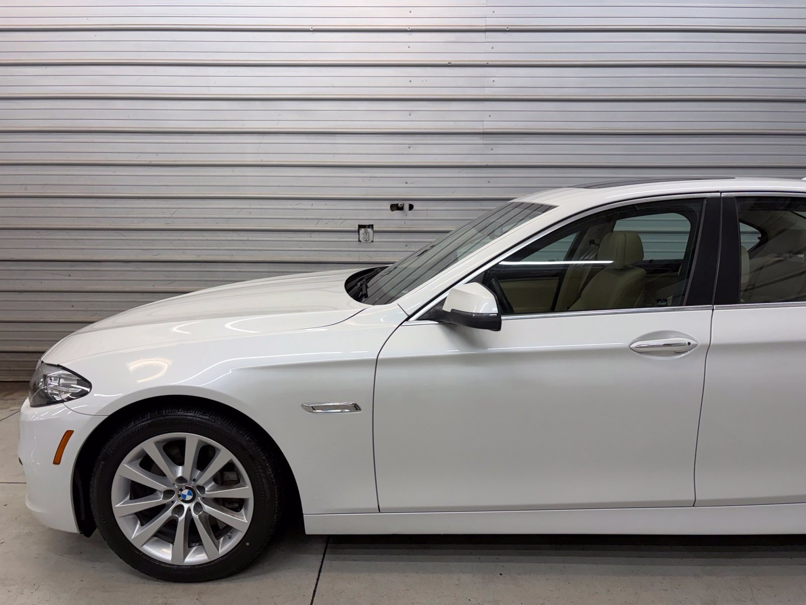 Used 2014 BMW 550i xDrive Sedan AWD/4WD image 3