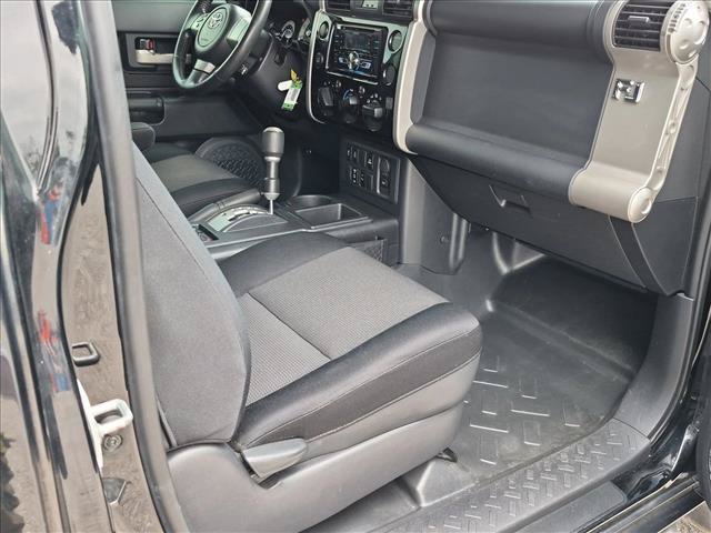 Used 2010 Toyota FJ Cruiser 2WD w/ Upgrade Pkg 2 image 18