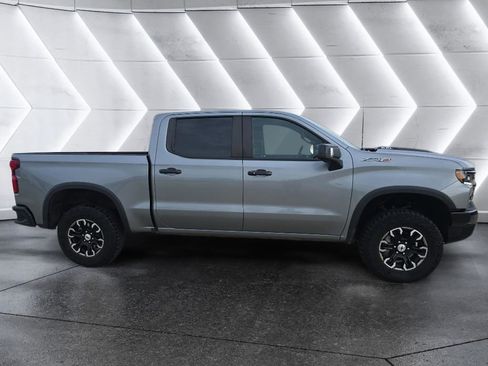 Used 2023 Chevrolet Silverado 1500 ZR2 w/ Technology Package image 4