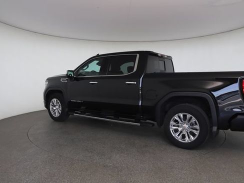 Used 2024 GMC Sierra 1500 Denali w/ Technology Package AWD/4WD image 10