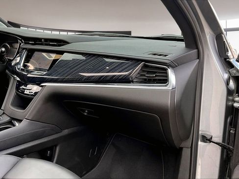 Certified 2025 Cadillac XT6 Premium Luxury image 16