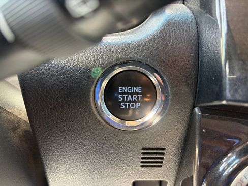 Used 2020 Toyota 4Runner TRD Off-Road Premium AWD/4WD image 20