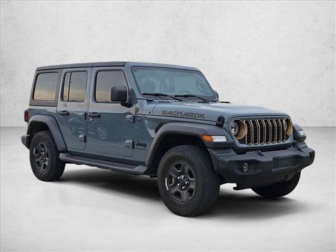 Used 2025 Jeep Wrangler Unlimited Sport AWD/4WD image 3