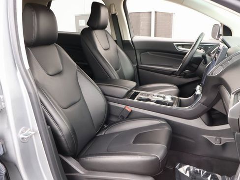 Used 2022 Ford Edge Titanium image 18