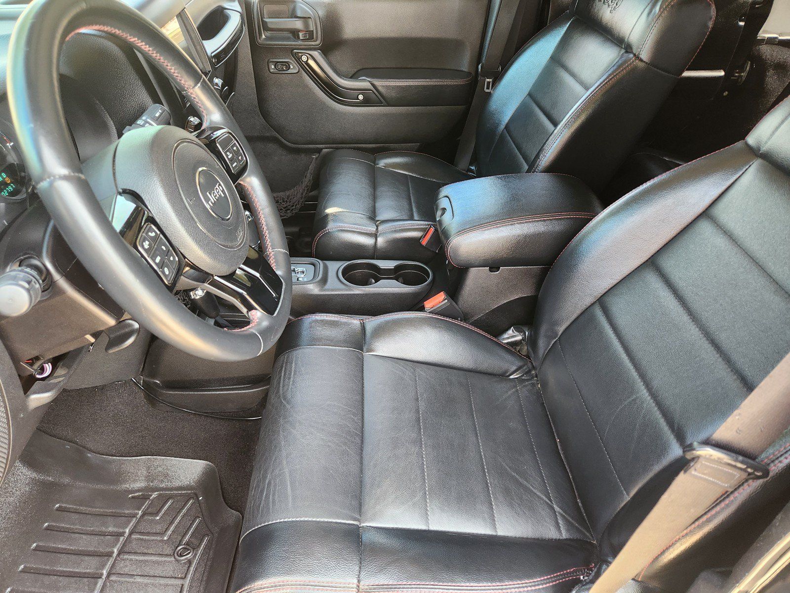 Used 2012 Jeep Wrangler Unlimited Sahara AWD/4WD image 9