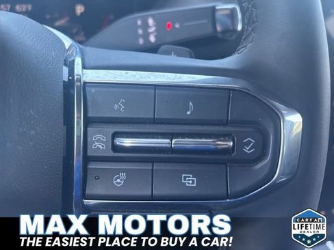 Used 2025 GMC Yukon Denali AWD/4WD image 13