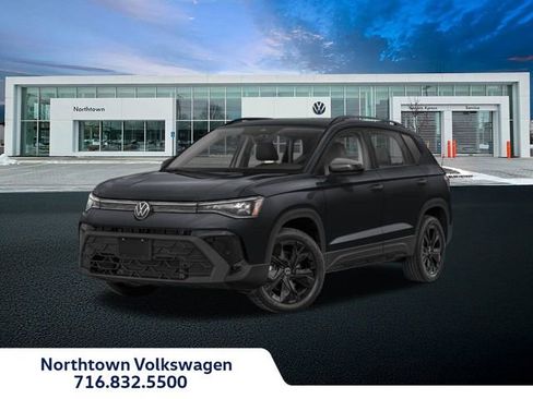 New 2025 Volkswagen Taos SE image 1