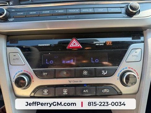 Used 2018 Hyundai Elantra Value Edition w/ Cargo Package FWD image 9