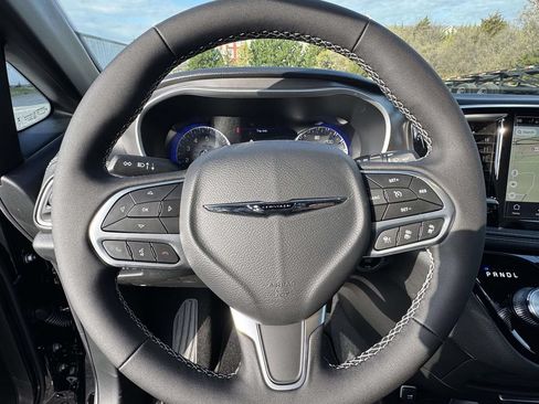 New 2026 Chrysler Pacifica Select FWD image 17