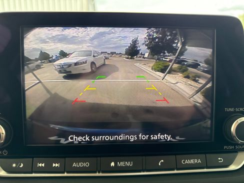 Used 2023 Nissan Rogue SV FWD image 8