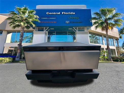 Used 2024 Tesla Cybertruck AWD Crew Cab image 6