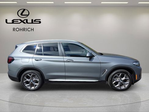 Used 2024 BMW X3 xDrive30i w/ Premium Package image 2