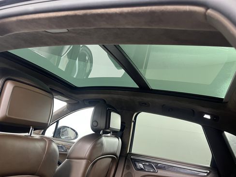 Used 2016 Porsche Macan Turbo AWD/4WD image 17