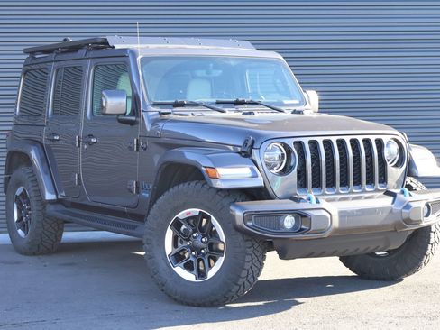 Used 2021 Jeep Wrangler Unlimited Sahara image 3