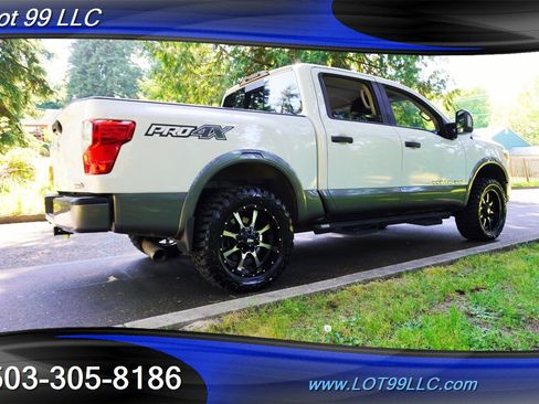 Used 2019 Nissan Titan PRO-4X w/ Pro-4x Convenience Package AWD/4WD image 9