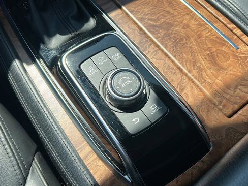 Used 2021 Nissan Armada SL image 31