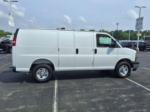 New 2025 Chevrolet Express 2500 w/ Driver Convenience Package image 8