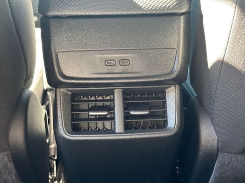 Used 2025 Chevrolet Equinox LT image 24