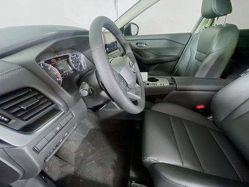 New 2026 Nissan Rogue SV FWD image 7
