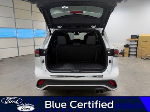 Used 2024 Toyota Highlander XSE FWD image 7