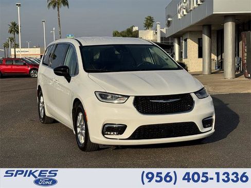 Used 2024 Chrysler Pacifica Touring-L image 1