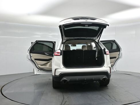 Certified 2020 Ford Edge Titanium FWD image 35