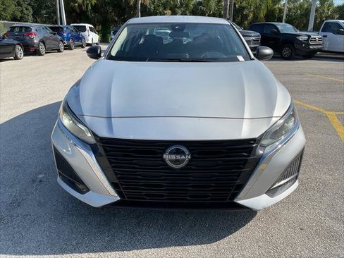 Used 2024 Nissan Altima 2.5 SV FWD image 17