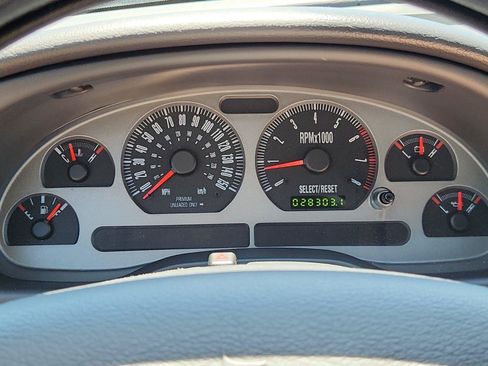 Used 2003 Ford Mustang Mach 1 RWD image 19