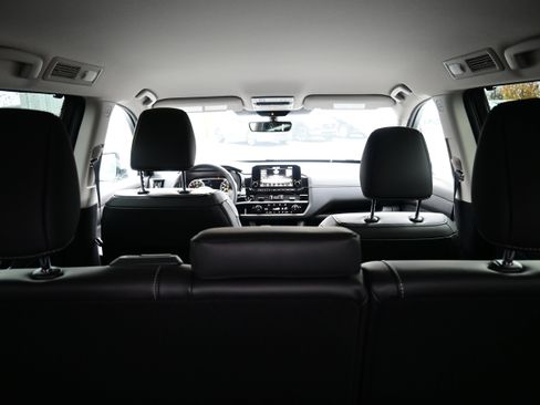 New 2025 Nissan Pathfinder SL image 12