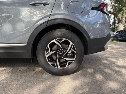 Used 2025 Kia Sportage LX image 23