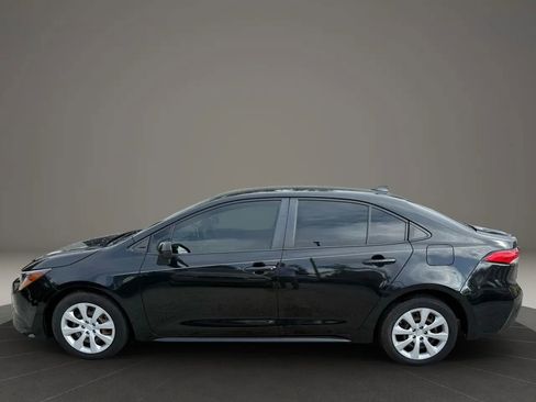 Used 2021 Toyota Corolla LE image 2
