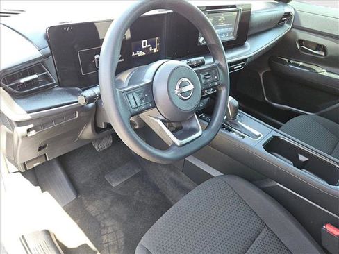 Used 2025 Nissan Kicks S image 9