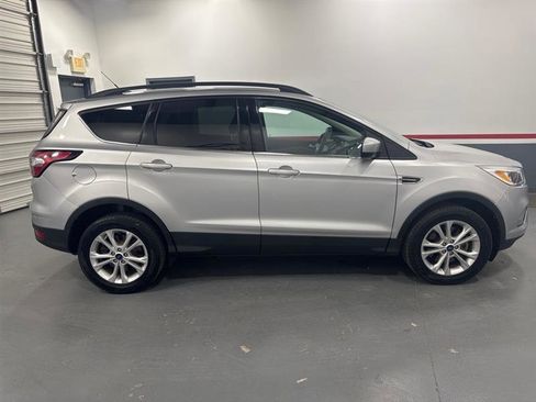 Used 2018 Ford Escape SE AWD/4WD image 6