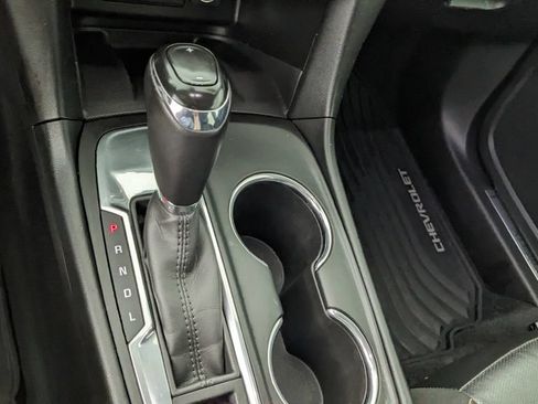 Used 2019 Chevrolet Equinox Premier FWD image 29