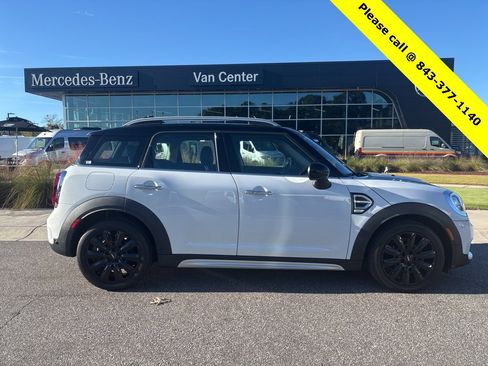 Used 2019 MINI Cooper Countryman w/ Premium Package image 3