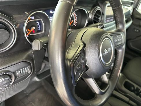Used 2020 Jeep Gladiator Sport AWD/4WD image 19