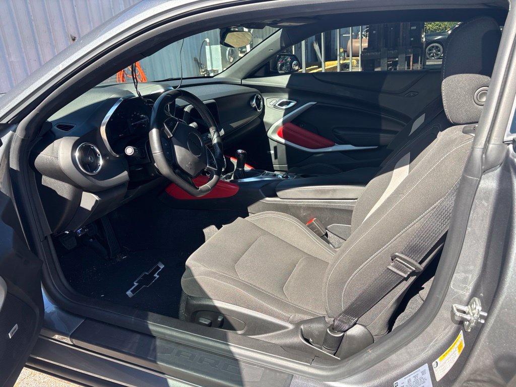 Used 2022 Chevrolet Camaro LT w/ Technology Package RWD image 6