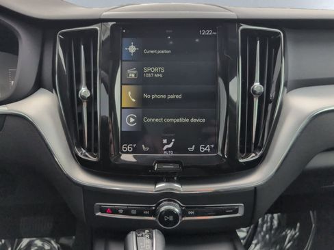 Used 2019 Volvo XC60 T5 Momentum image 15