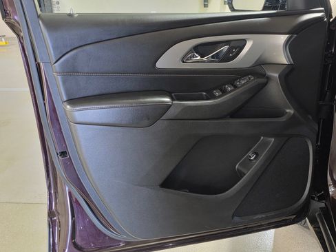 Used 2018 Chevrolet Traverse LT FWD image 21