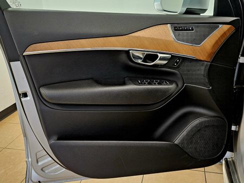 Used 2021 Volvo XC90 T6 Momentum w/ Climate Package image 12