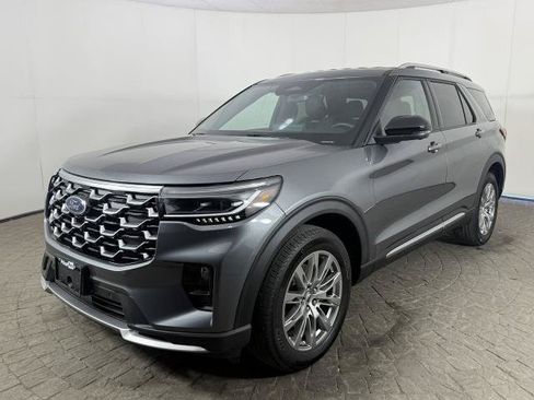 Certified 2026 Ford Explorer Platinum AWD/4WD image 3