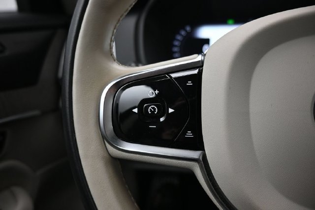 Used 2024 Volvo XC90 B6 Ultimate w/ Protection Package Premier AWD/4WD image 26