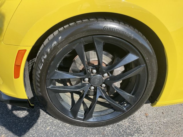 Used 2017 Chevrolet Camaro LT RWD image 10