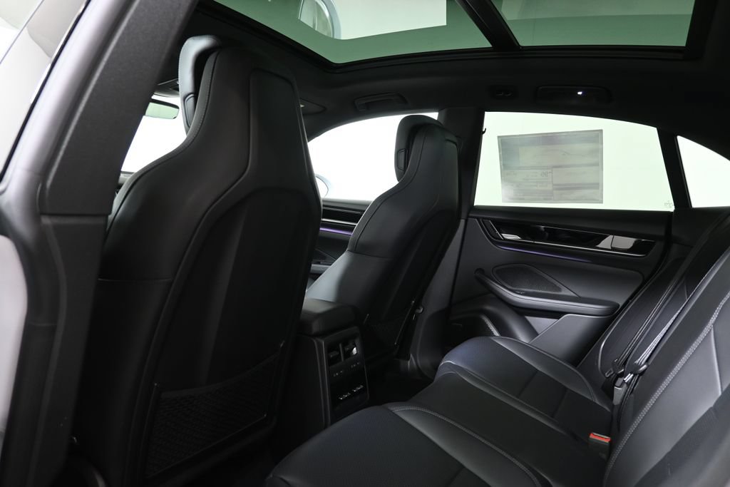 Used 2026 Porsche Macan 4 Electric AWD/4WD image 32