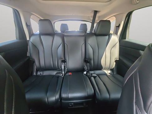 Used 2025 Acura MDX SH-AWD image 17