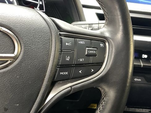 Used 2022 Lexus UX 200 w/ Accessory Package (Z2) image 20